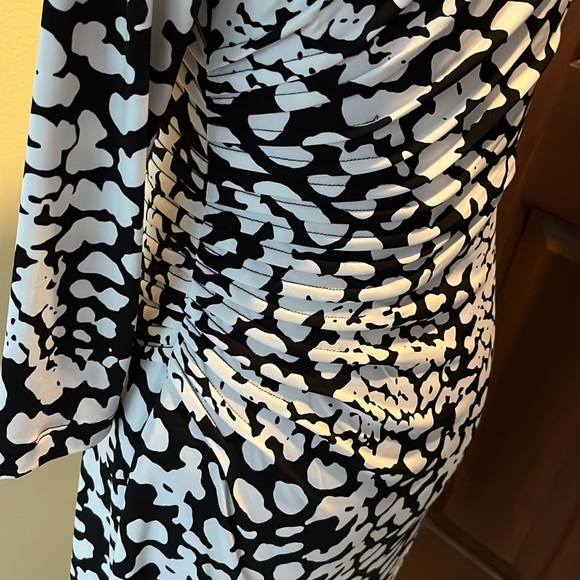 Calvin Klein dress midi Black white abstract print 3/4 sleeves Size 2 NWOT - Picture 6 of 7